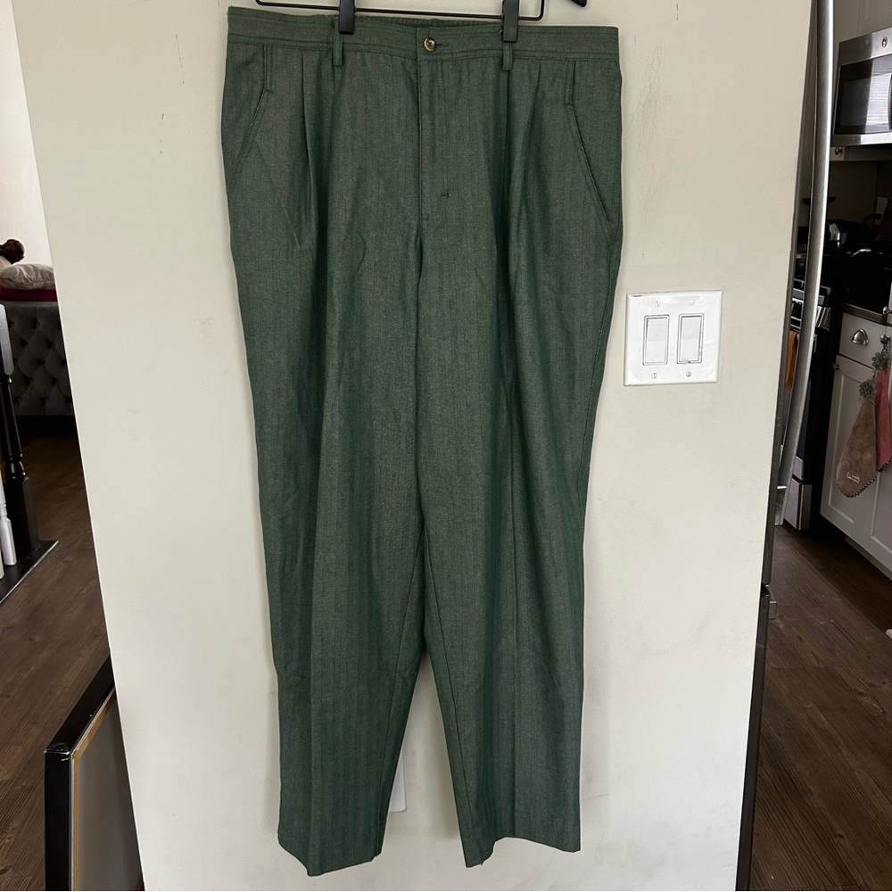 Vintage Liz Claiborne Men's Green pleated Pants.  Size Plus 22.